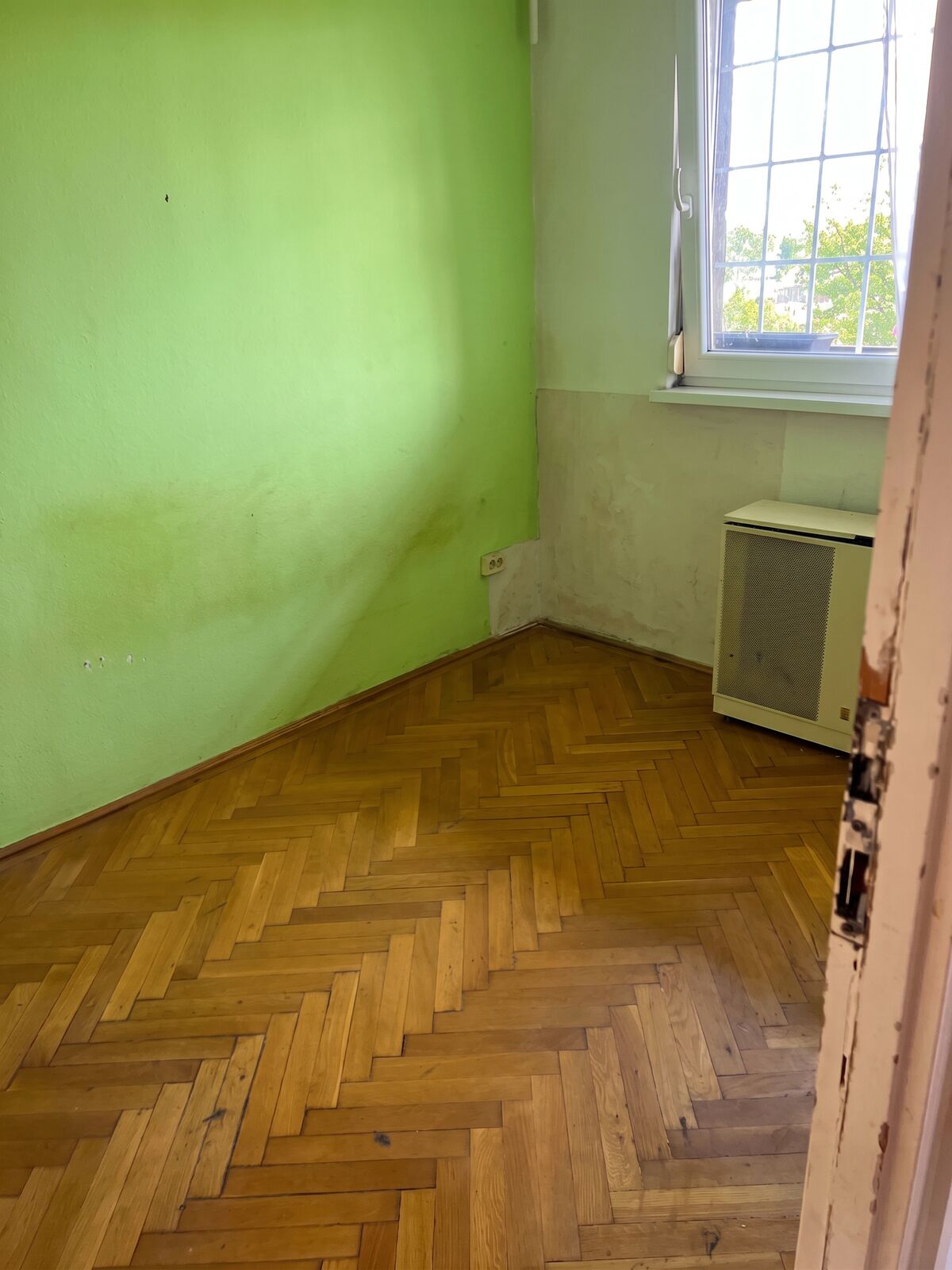 Lomtalanítás után – üres, tiszta szoba